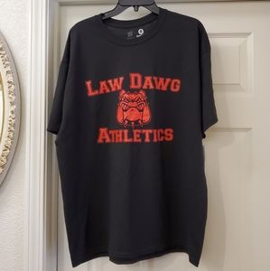 Mens short sleeve shirt is size XL